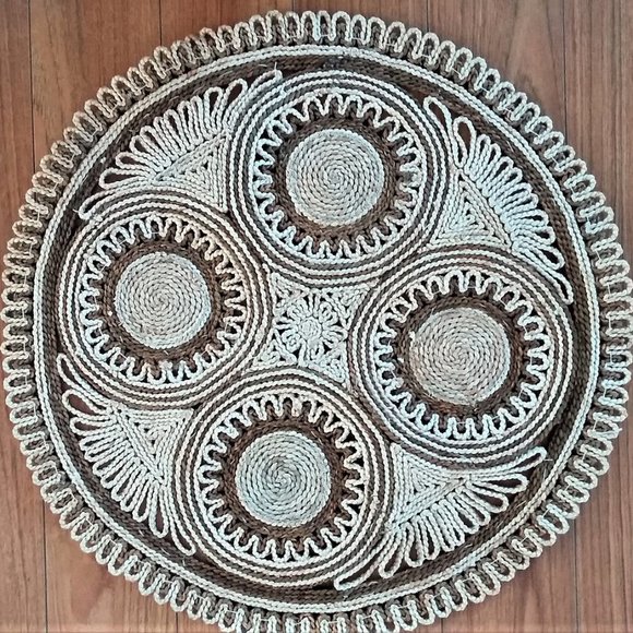 ⭐️ Host Pick ⭐️ Vintage Wicker Trivet Table Topper with needlepoint accent - Picture 2 of 6